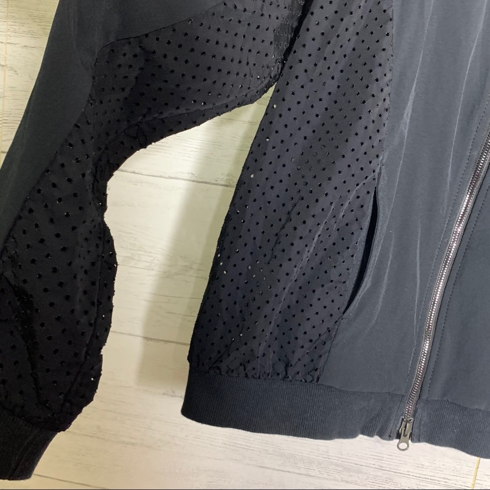 Uo without walls black perforated sport jacket/M - Picture 4 of 11